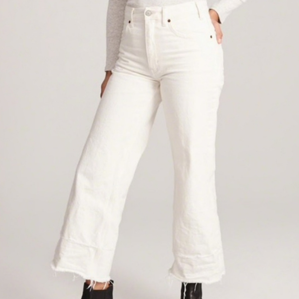 NWOT Abercrombie and Fitch the crop wide leg ultra high rise